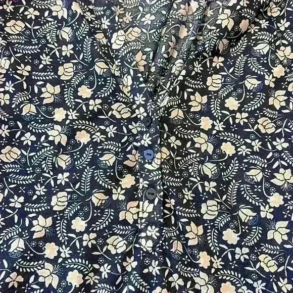 H&M woman’s‎ size medium top - Picture 4 of 4